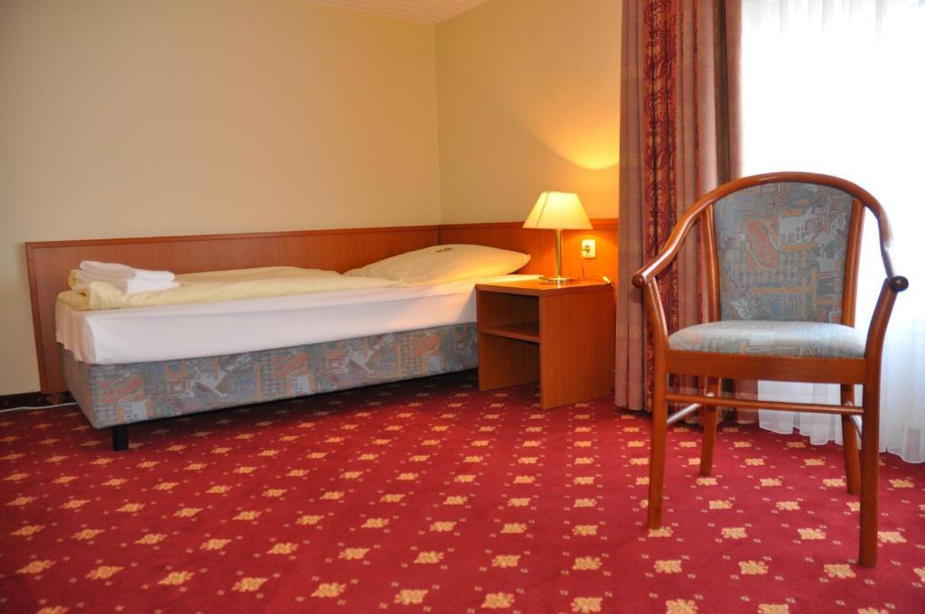 Hotel Kronprinz Garni Минден Стая снимка