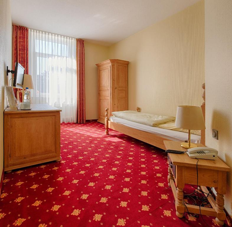 Hotel Kronprinz Garni Минден Стая снимка