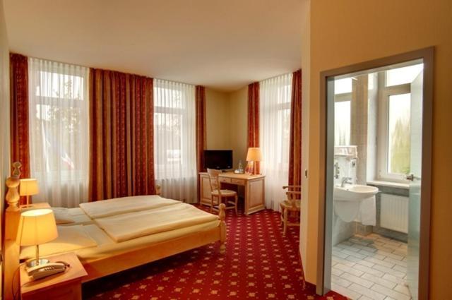 Hotel Kronprinz Garni Минден Стая снимка